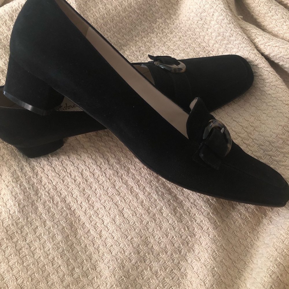 Suede tortoise buckle loafers some wear at soles. Little to no toe creasing - Picture 4 of 7